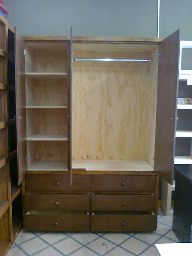 Ropero modelo 07 de Mueblería Longhi