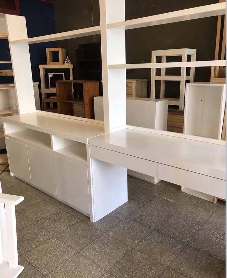 Escritorio modelo 18 de Mueblería Longhi