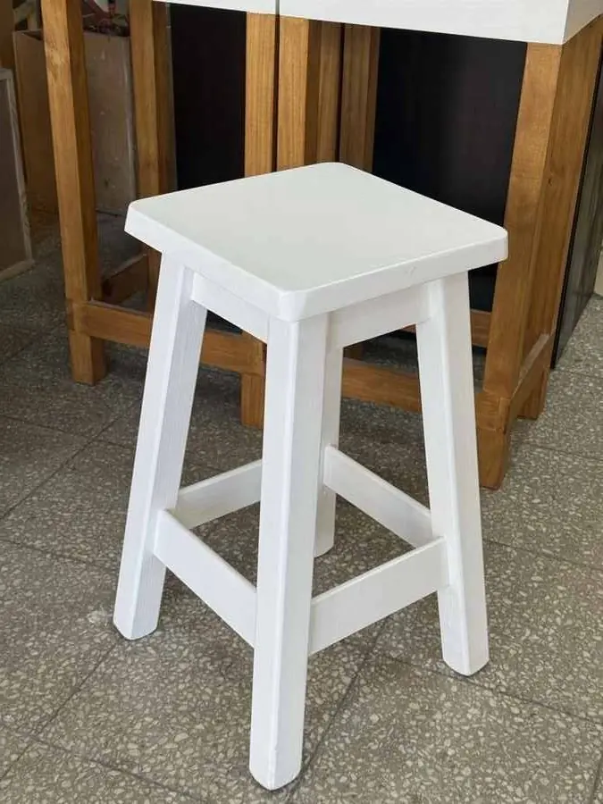 Cómoda modelo 09 de Mueblería Longhi
