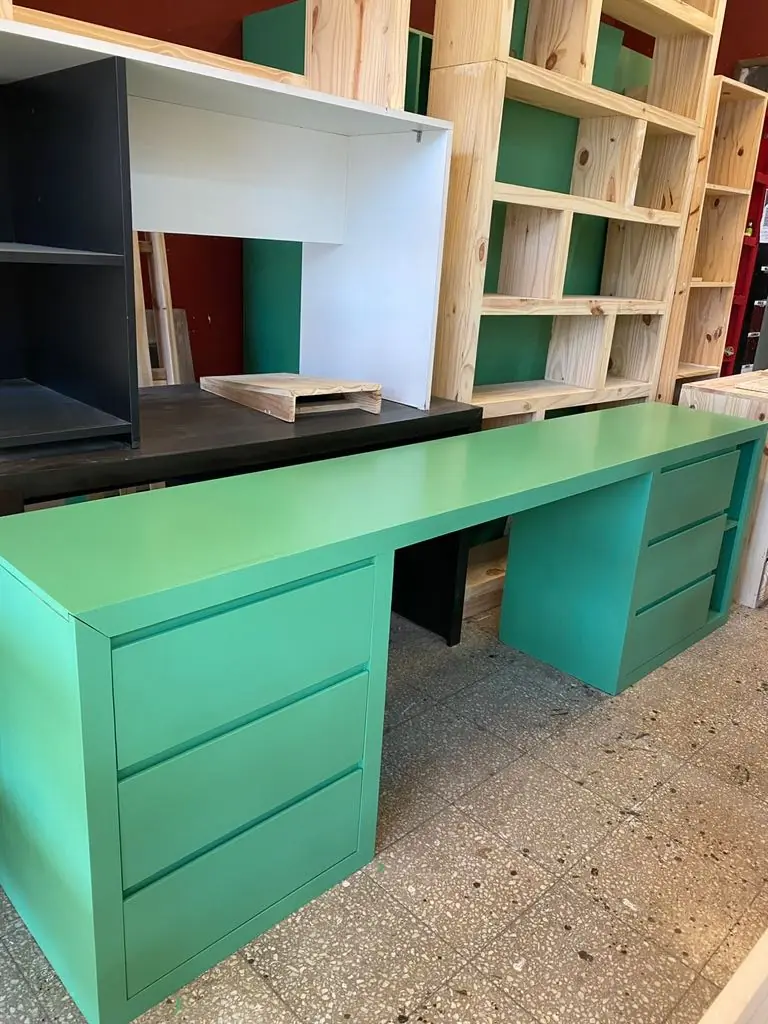 Escritorio modelo nuevo 02 de Mueblería Longhi